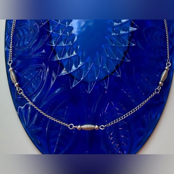 Vintage Celebrity Silver Tone Necklace - Picture 3 of 5